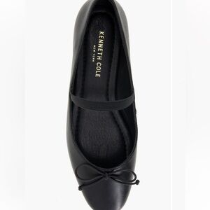 NWOT Kenneth Cole Reaction Myra Flats 7.5